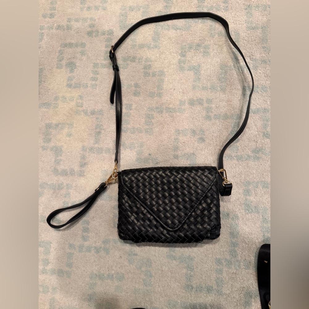 Elegant Black Woven Crossbody Bag